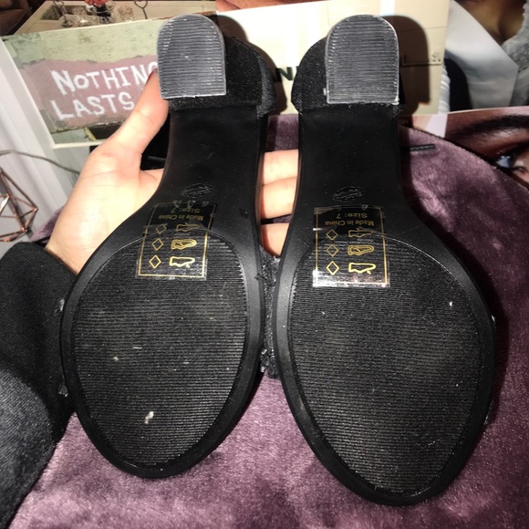 Pumps - Picture 4 of 4